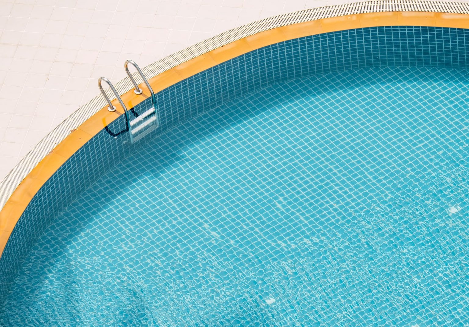 Piscina con lamina de pvc en las palmas